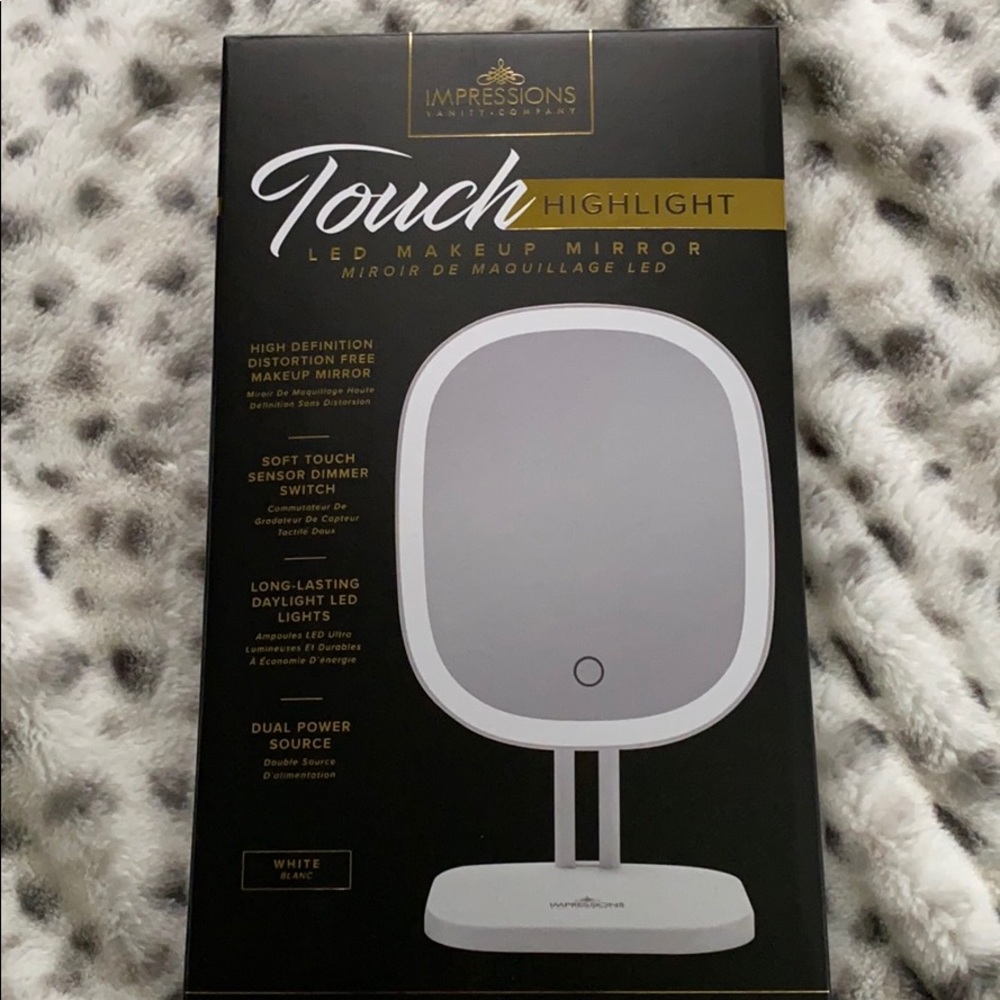 Touch light makeup mirror, set up but never used